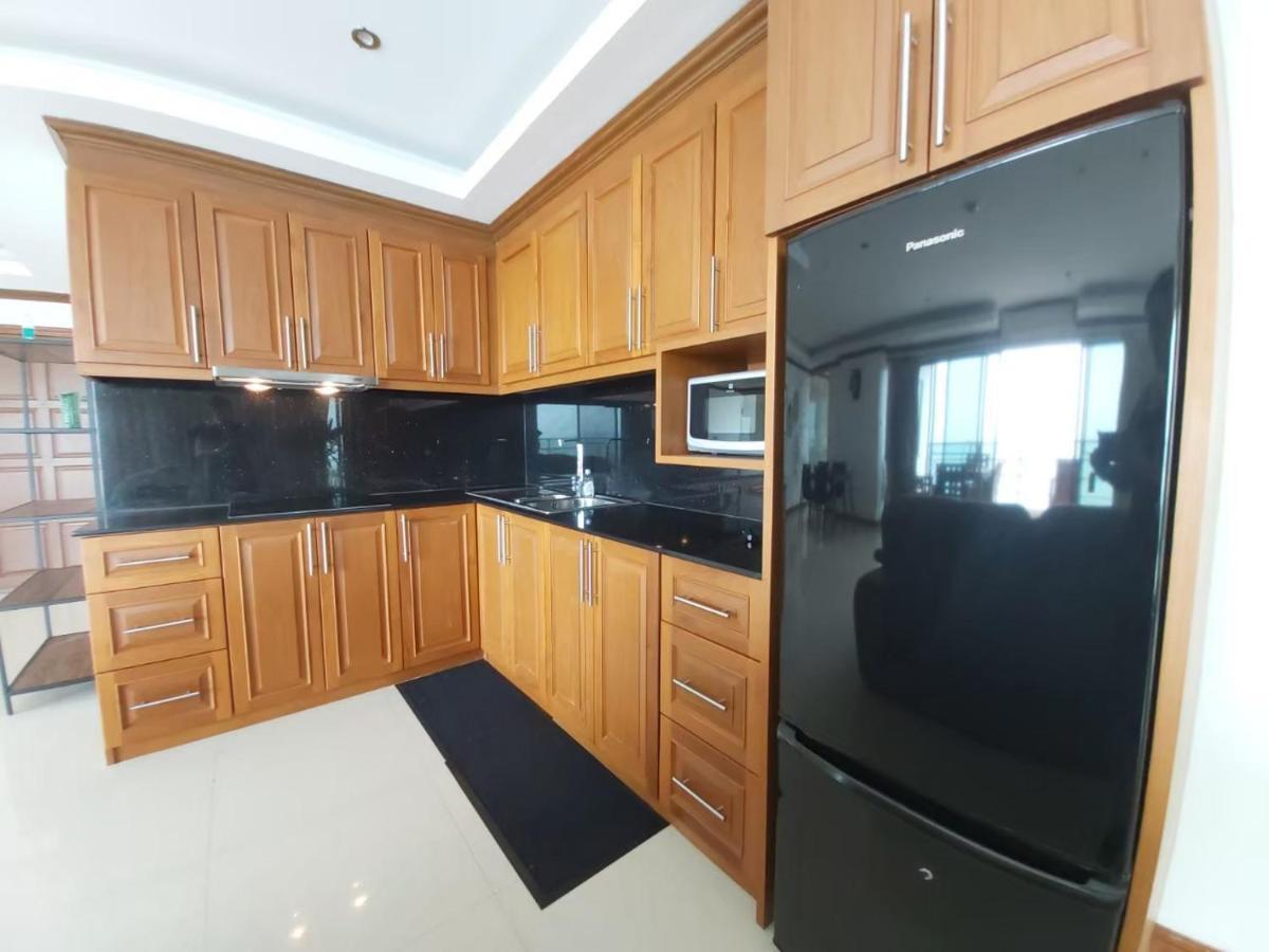 Condominum In Jomtien Beach With Sea View, Balcony And Free Wifi Pattaya Zewnętrze zdjęcie