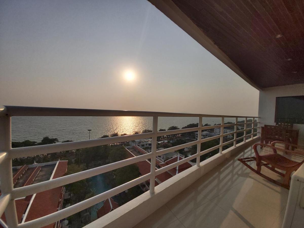 Condominum In Jomtien Beach With Sea View, Balcony And Free Wifi Pattaya Zewnętrze zdjęcie